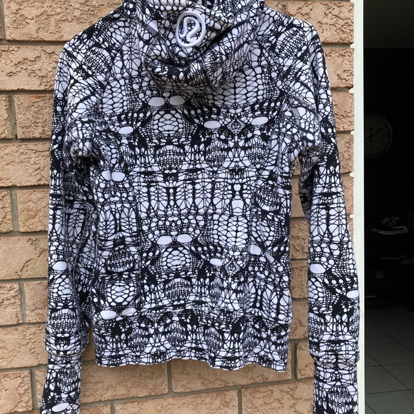 Lululemon hoodie size 4 - Picture 4 of 4